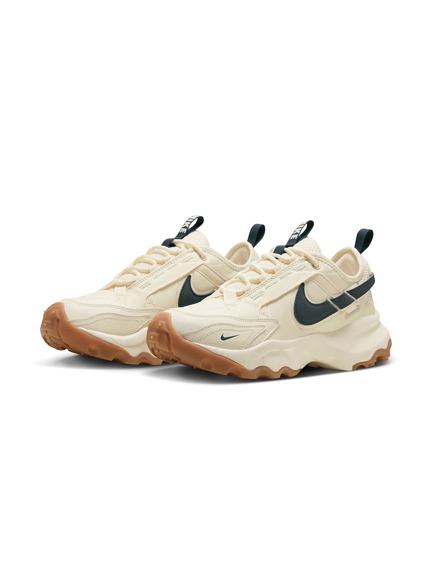 emmi nike 販売 スニーカー