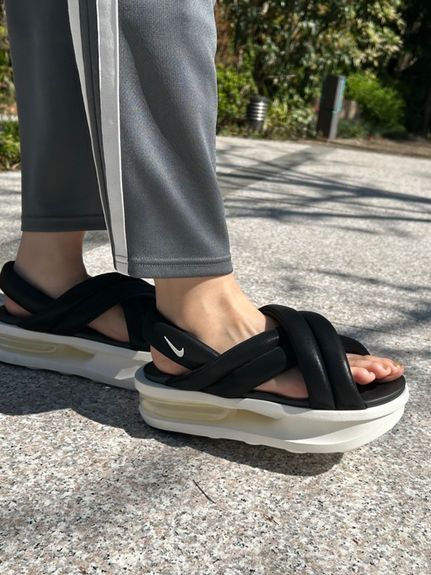 Nike Air Max Isla Women's Sandals. Nike ID