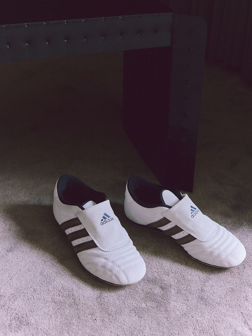 こえび
三柱台座 桶太鼓 adidas Originals for emmi】TAEKWONDO W(スニーカー)｜シューズ