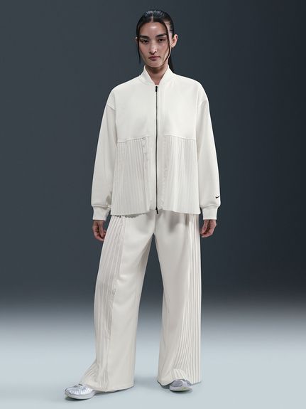 NIKE】PLEATED JKT(ジャケット)｜アウター｜emmi（エミ）の通販サイト