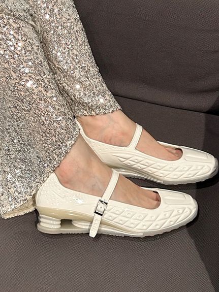NIKE】W SHOX Z CALISTRA(スニーカー)｜SHOES｜emmi（エミ）の通販
