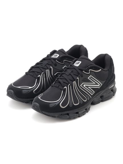 NewBalance for emmi 上下セット/ネット完売品 New Balance(ニューバランス)｜emmi（エミ）の通販サイト 【公式】