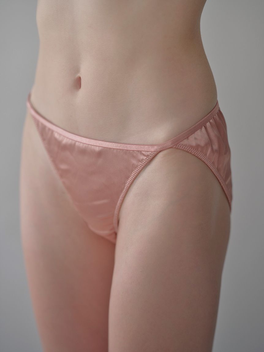 シャイニーサテンショーツ(その他)｜emmi（エミ）の通販サイト 【公式】