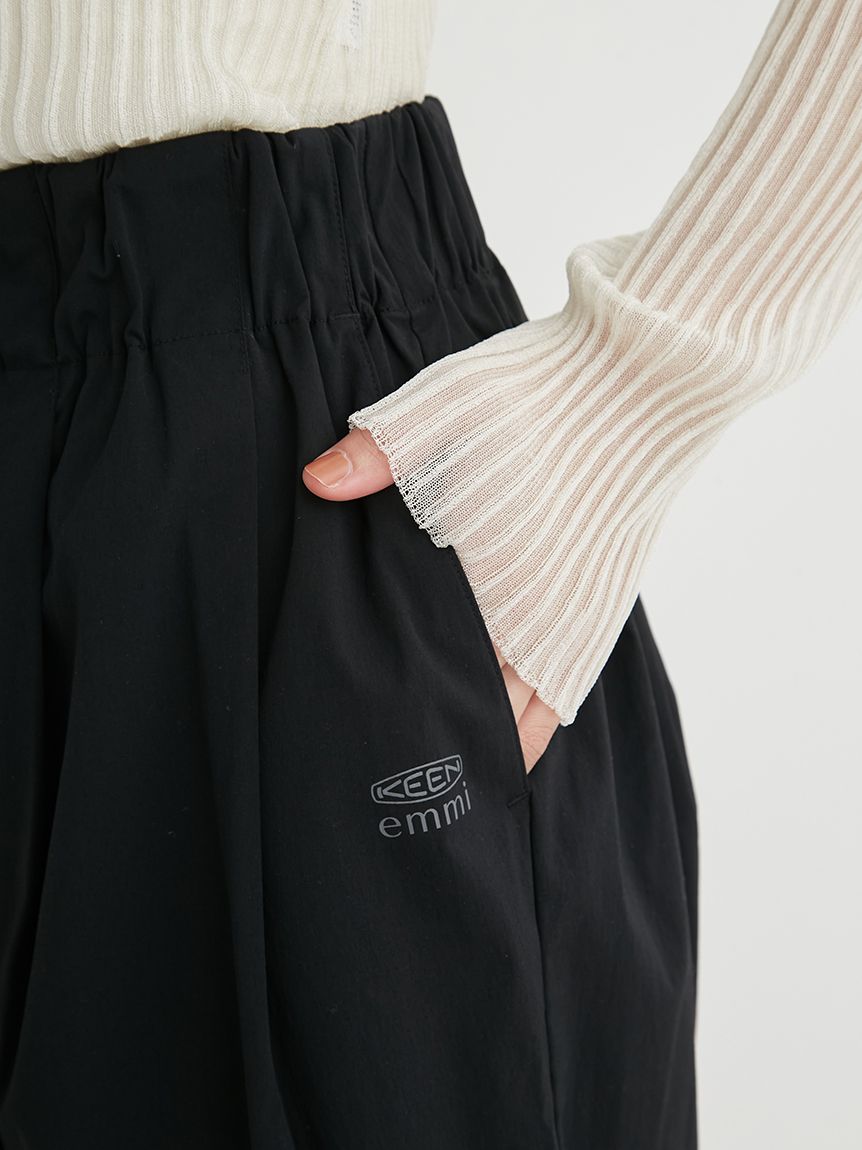 emmi×KEEN】GATHER TUCK PANTS(パンツ)｜emmi（エミ）の通販
