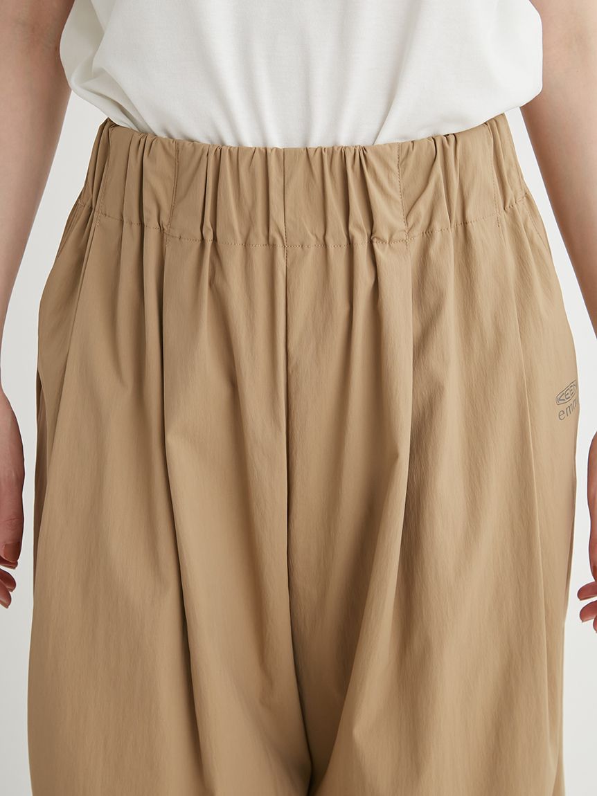 emmi×KEEN】GATHER TUCK PANTS(パンツ)｜emmi（エミ）の通販