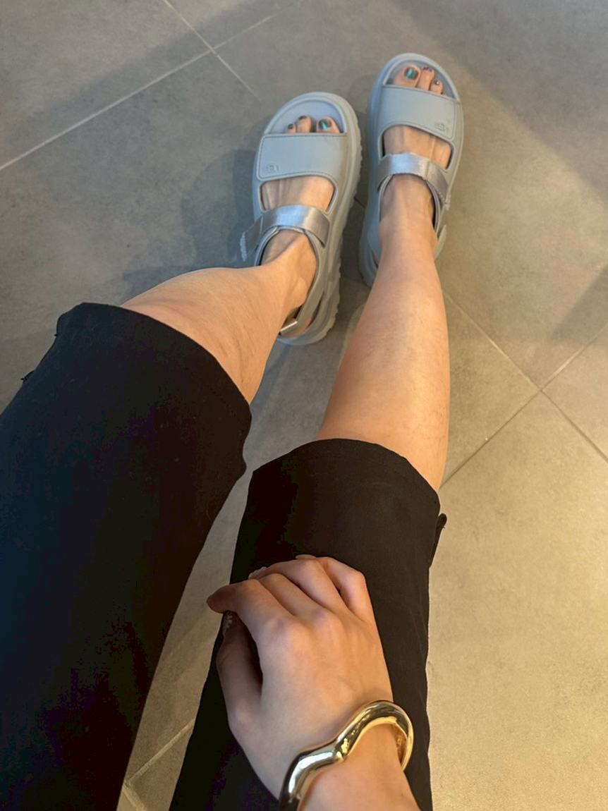 UGG for emmi】W GOLDENGLOW(サンダル)｜シューズ｜emmi（エミ