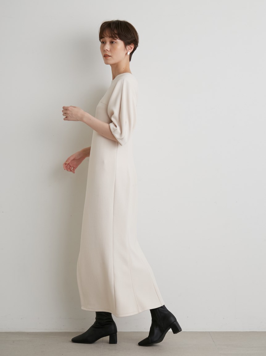 人気カラーの エミ emmi atelier アシンメトリー サスティナカット