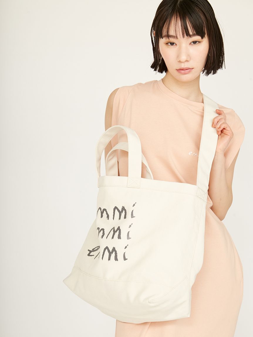 エミ新品⭐️emmi×ecostore UpDRIFTTシャツロゴワンピースジム エミ新品⭐️emmi×ecostore UpDRIFTTシャツロゴワンピースジム