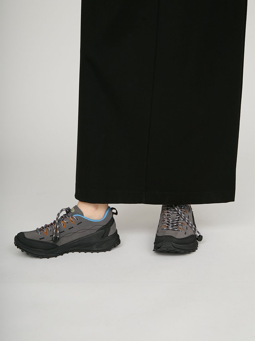 emmi 撥水ジャンパースカート VERYママ界隈で大バズり【emmi】の「撥水スカート」が春夏