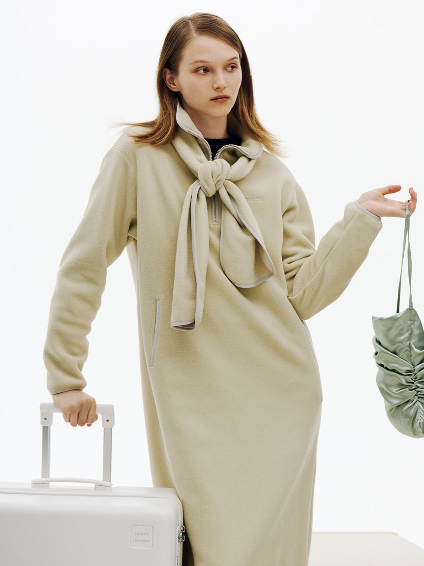 未使用✨HERMES 23AW 絹カシミヤニットワンピース エクスリブリスボタン HERMES 2022SS モデル ワンピース 2024年 春夏 HERMES エルメス