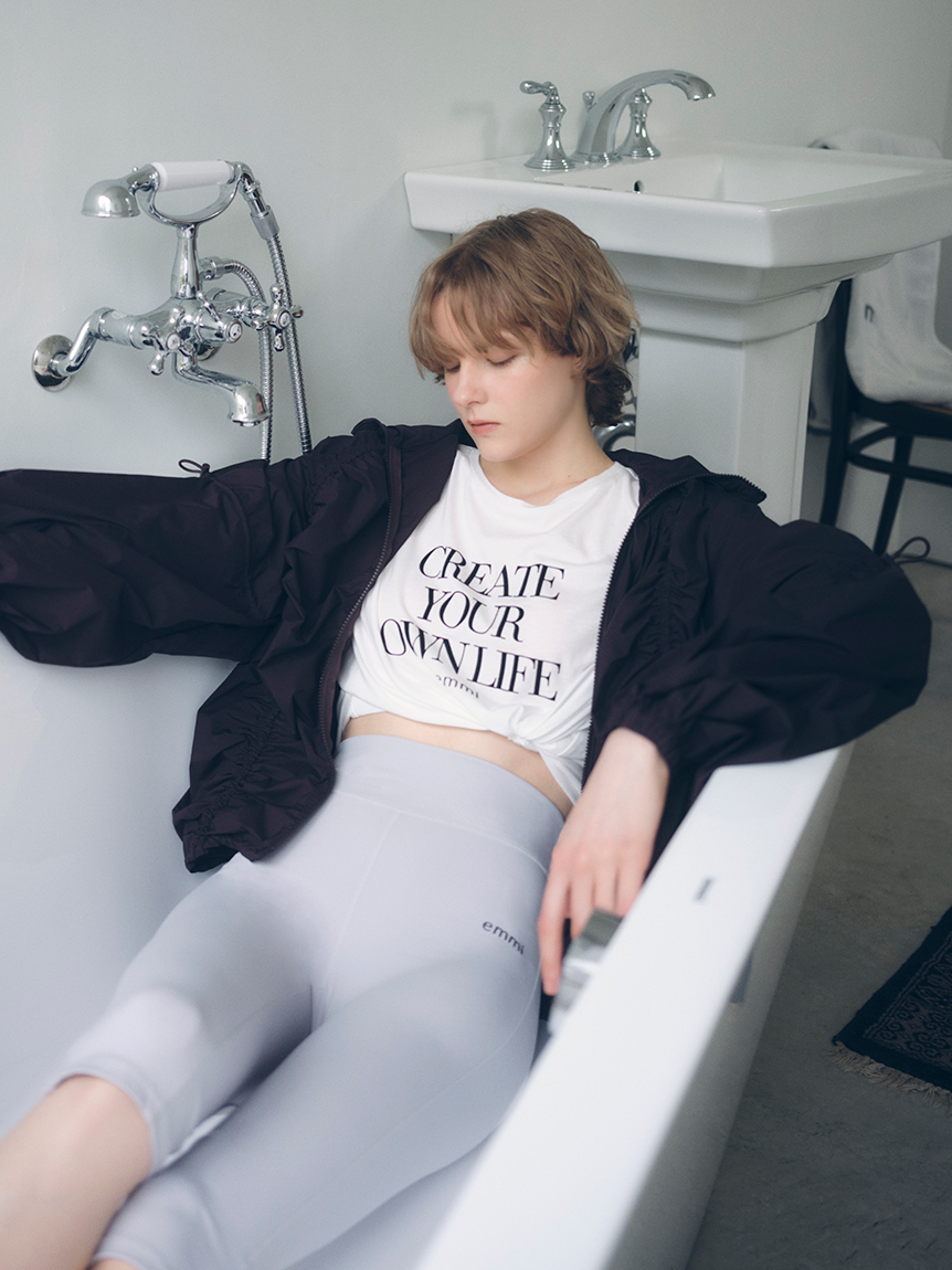 エミ フロッキーロゴTシャツ emmi フロッキーロゴTシャツ(Tシャツ/カットソー)｜トップス｜emmi