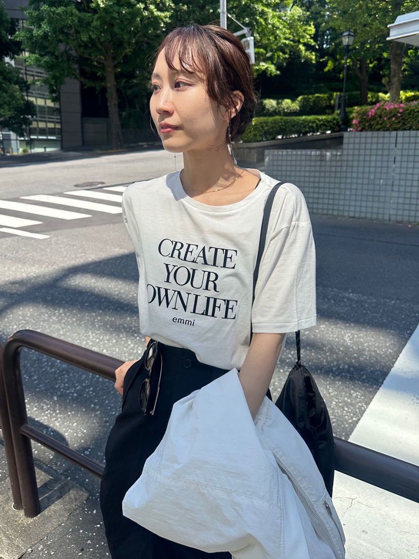 エミ フロッキーロゴTシャツ emmi フロッキーロゴTシャツ(Tシャツ/カットソー)｜トップス｜emmi