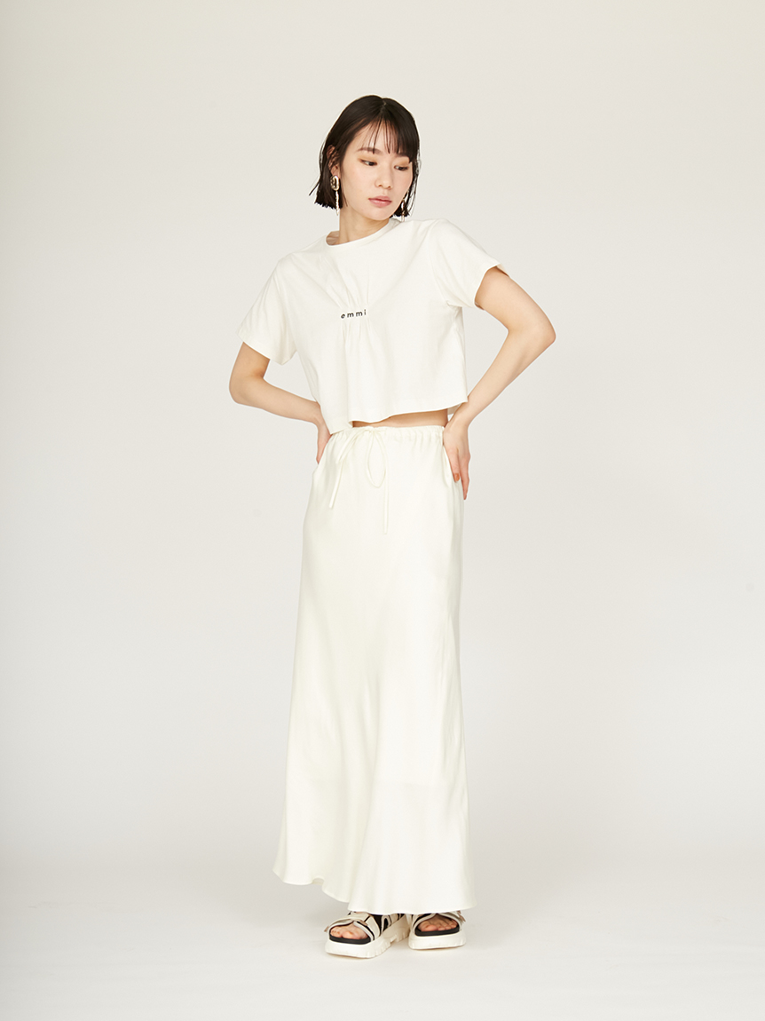 emmi×PlaX（TM）】クロップドemmiロゴTシャツ(Tシャツ