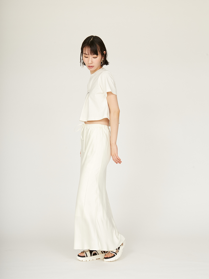 エミ アトリエ emmi×PlaX（TM）クロップドemmiロゴＴシャツ 13wct252066 レディース クロップド丈 サステナブル シンプル emmi atelier 楽天市場】エミ アトリエ emmi atelier emmi×PlaX（TM