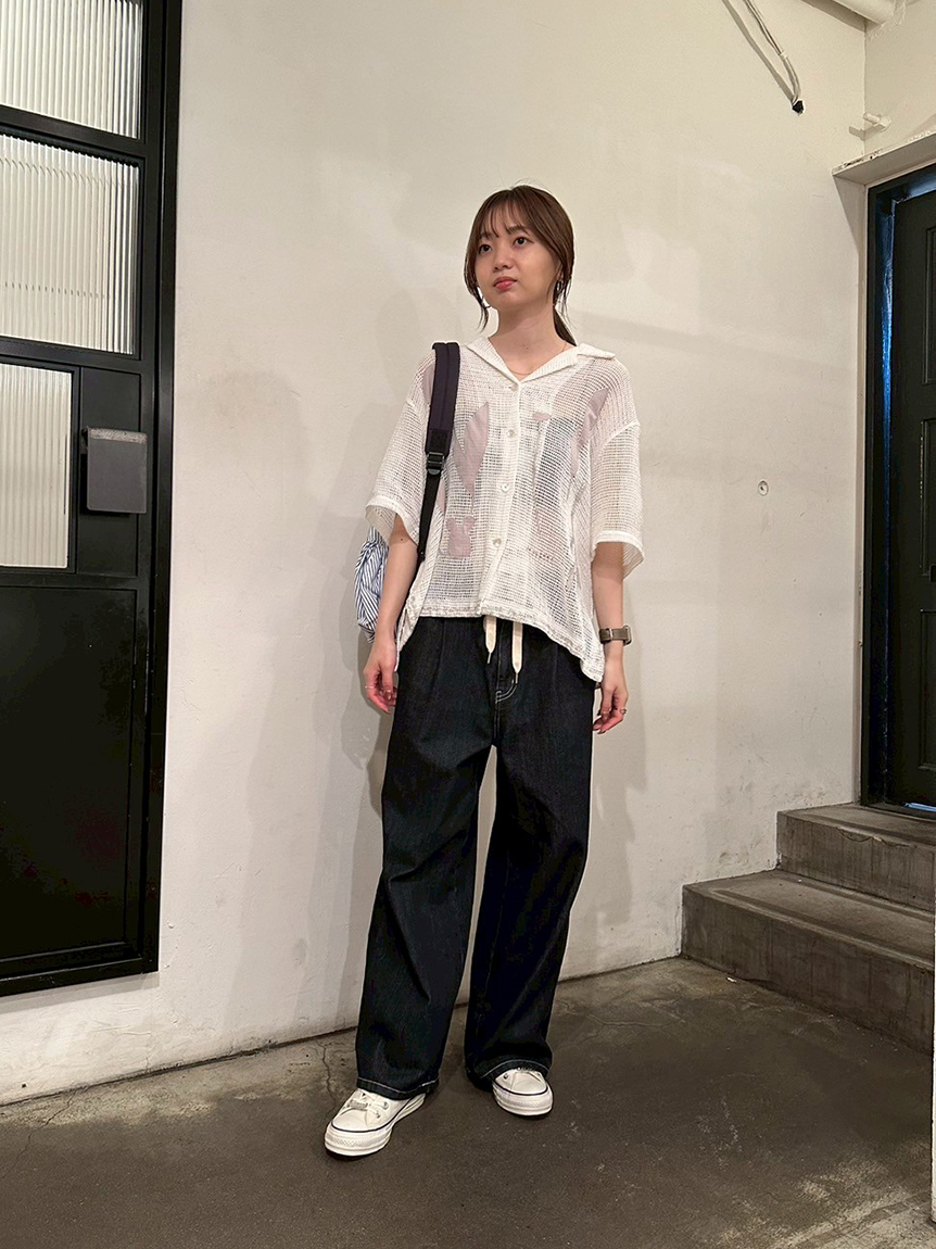 エミ emmi×Leo Lionni emmiロゴグラフィックＴシャツ emmi レオレオニ Leo Lionni emmi×Leo Lionni】emmiロゴグラフィックTシャツ（カットソー/T