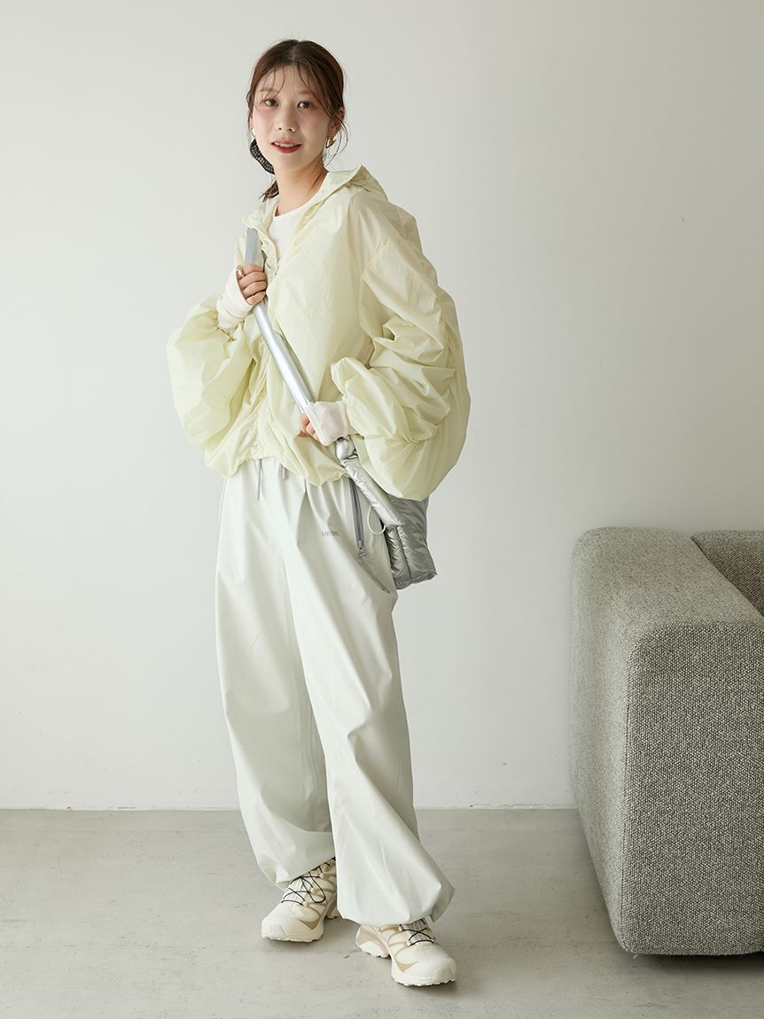 エミ新品紙タグ付き⭐️ギャザーナイロンブルゾンコンパクトマウンテン