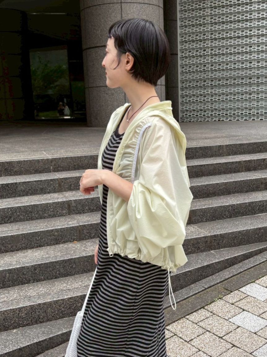 ONLINE限定カラーあり】ギャザーディテールナイロンブルゾン