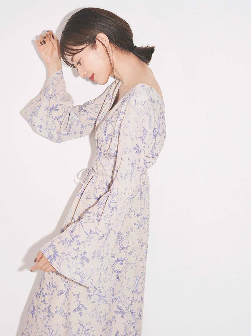 Emmi Atelier ボタニカル花柄ワンピース マキシ ロングワンピース ワンピース Emmi エミ の通販サイト 公式 Emmi Atelier ボタニカル花柄ワンピース マキシ ロングワンピース ワンピース Emmi エミ の通販サイト 公式