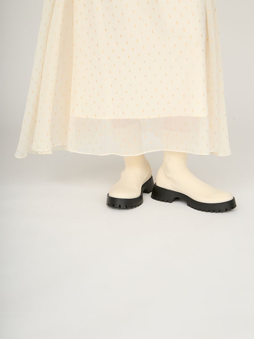 新品未使用　emmi コットンボリュームワンピース　ホワイト emmi（エミ）の「【emmi atelier】コットンボリュームワンピース