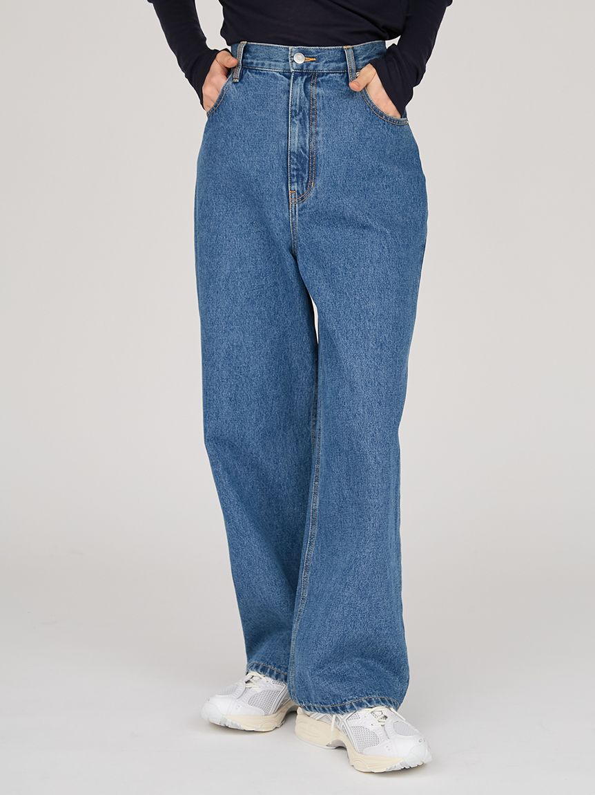 emmi atelier タグ付さ新品 イージールーズデニムパンツ BLU emmi（エミ）の「【emmi atelier】イージールーズデニムパンツ