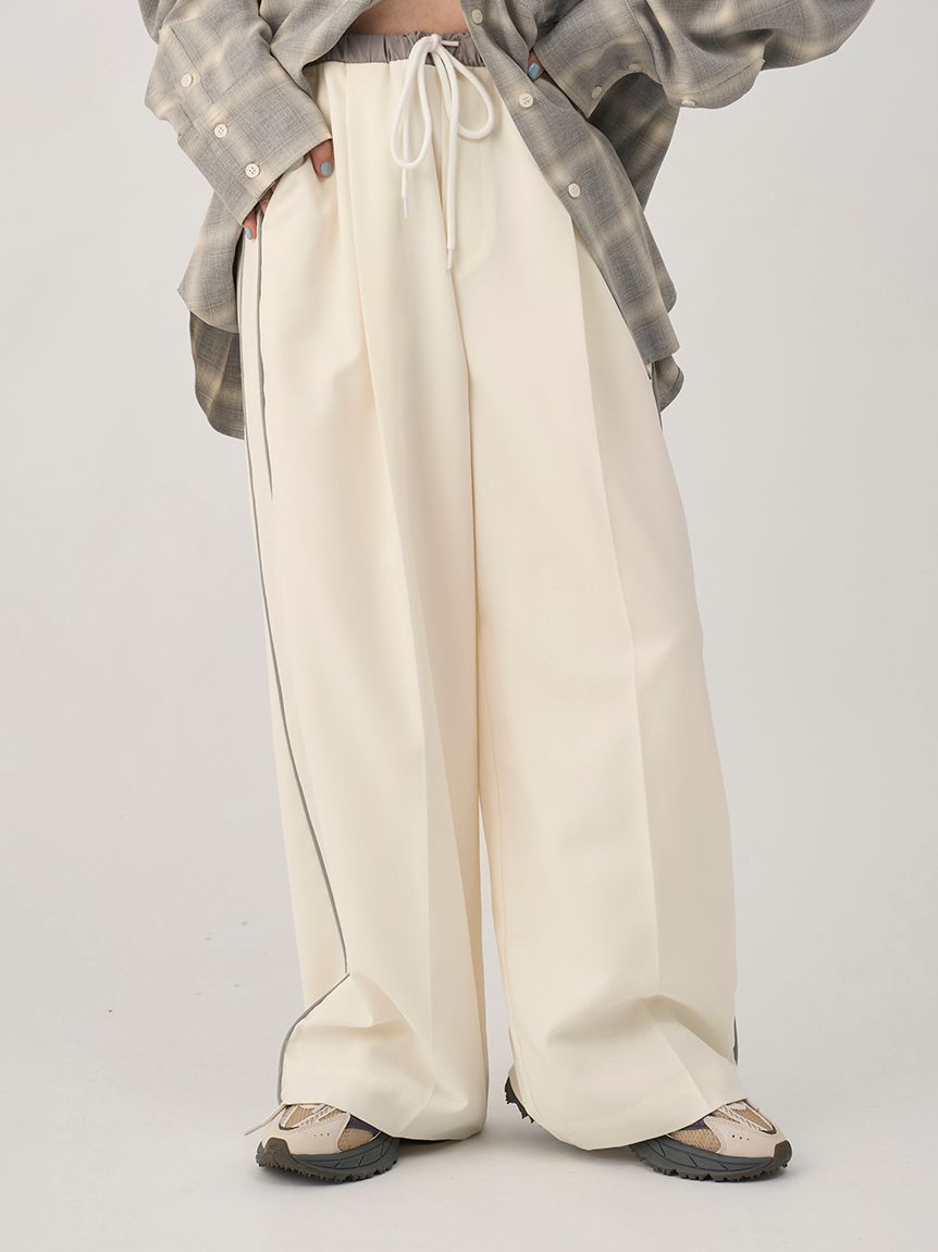 パンツ tiiiiiii サイドタックワイドパンツ - SOÉJU online store｜上質な大人の