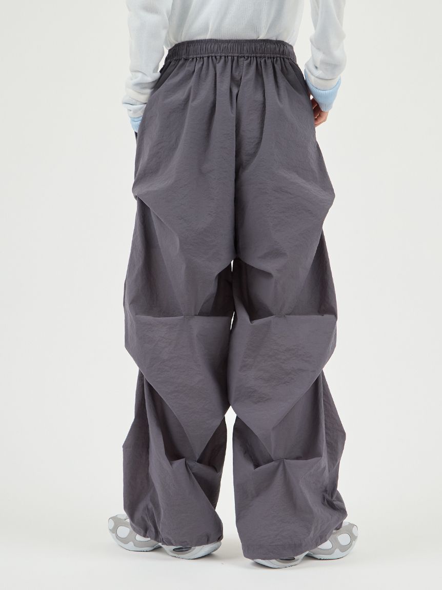 新品同様　motomi.mリネン100%パンツ　チャコールグレー ランダムタックナイロンワークパンツ(ワイドパンツ)｜パンツ｜emmi