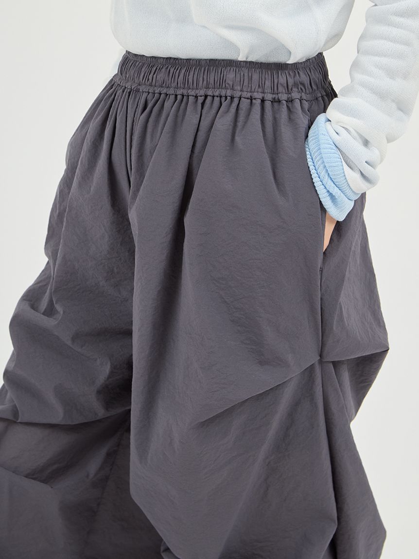 ランダムタックナイロンワークパンツ(ワイドパンツ)｜パンツ｜emmi