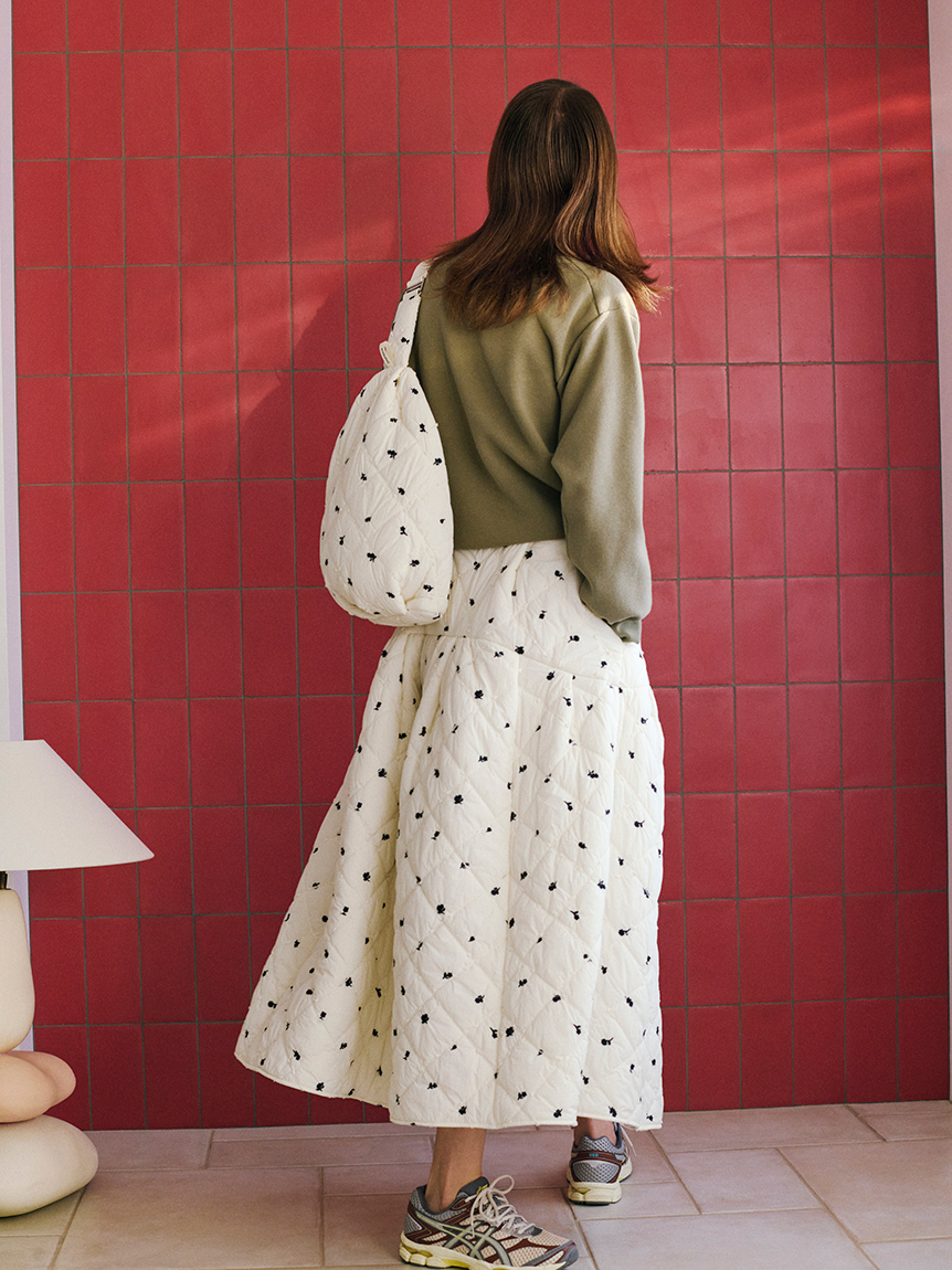 フラワーエンブロイダリーキルティングスカート(ロングスカート