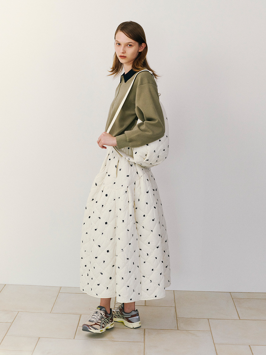 フラワーエンブロイダリーキルティングスカート(ロングスカート