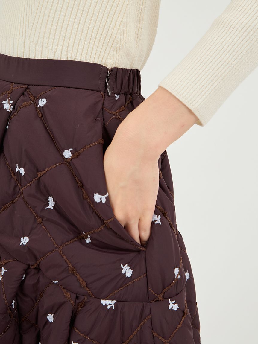 フラワーエンブロイダリーキルティングスカート(ロングスカート