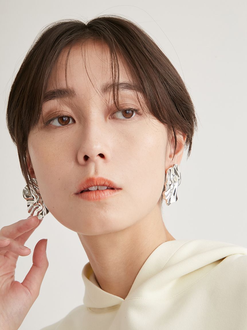 IPSA/emmi】ウェーブプレートピアス(ピアス)｜グッズ｜emmi（エミ）の