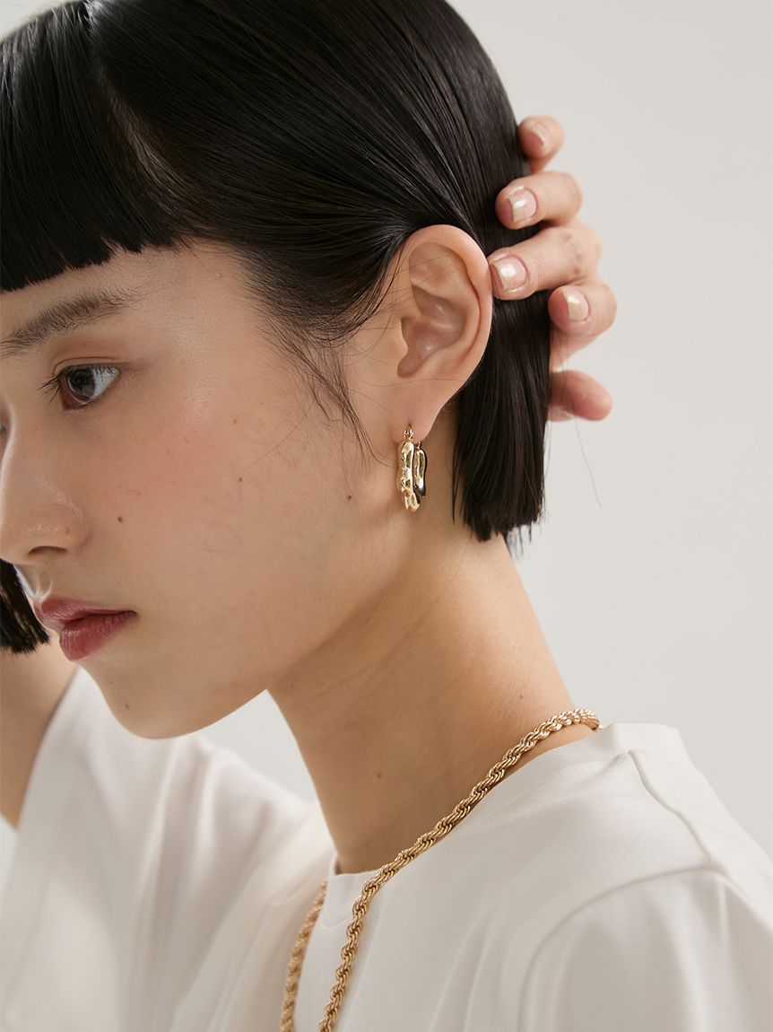 フラワーフリルワンタッチピアス(ピアス)｜グッズ｜emmi（エミ）の通販