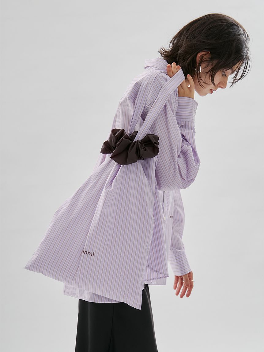 emmiページ ONLINE限定カラーあり】シュシュ付きemmiロゴトートバッグ(トート