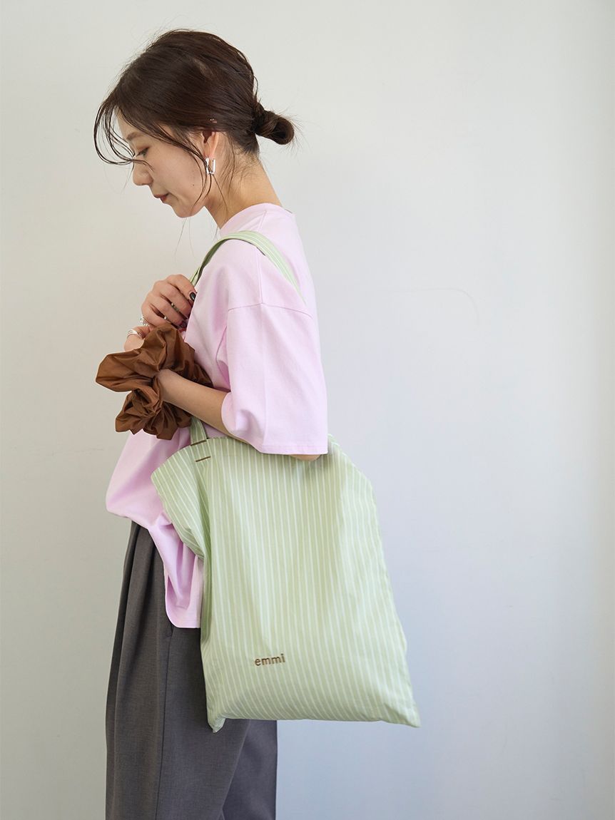ONLINE限定カラーあり】シュシュ付きemmiロゴトートバッグ(トート