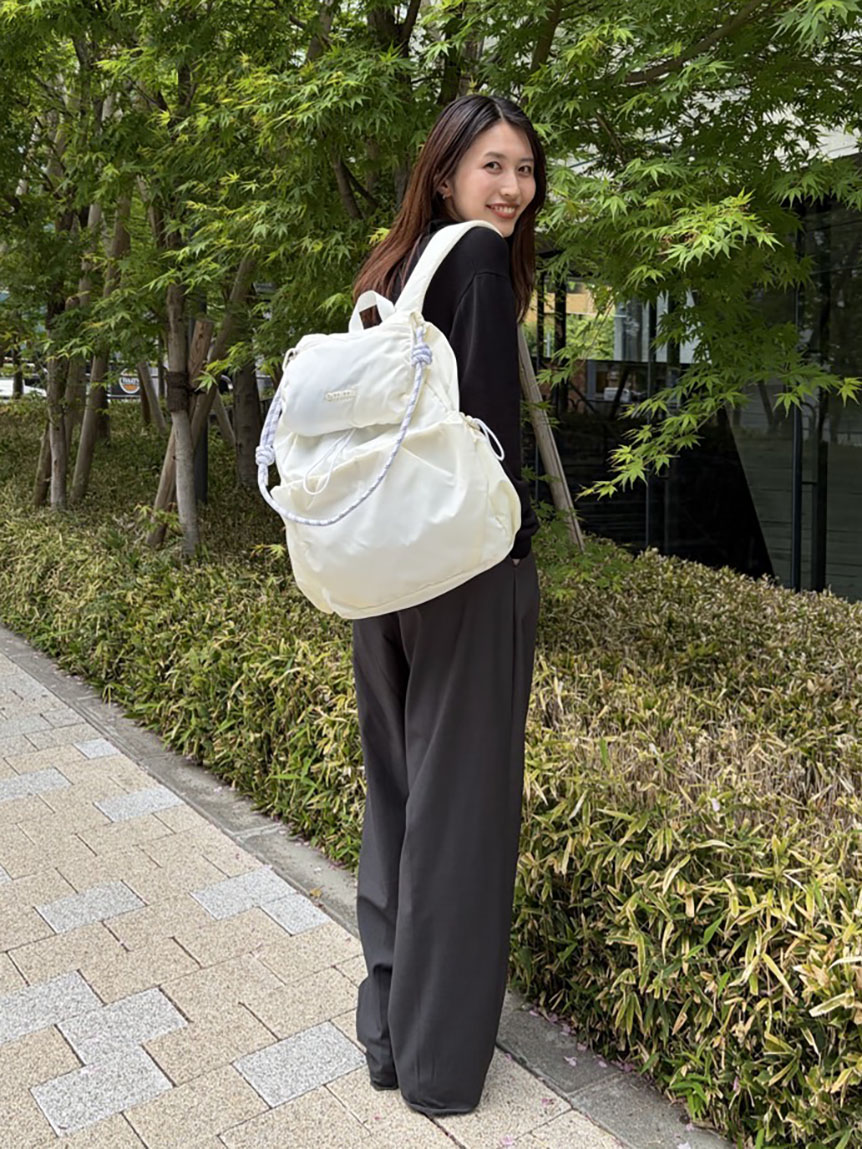 ONLINE限定カラーあり】マルチユースバックパック(バックパック