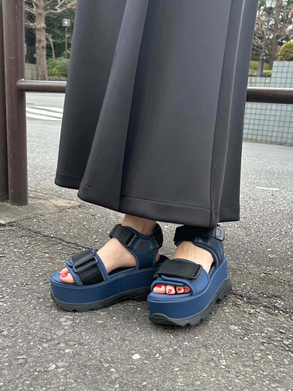 emmi atelier】emmi×SNIDELスニーカーソールサンダル(サンダル ...