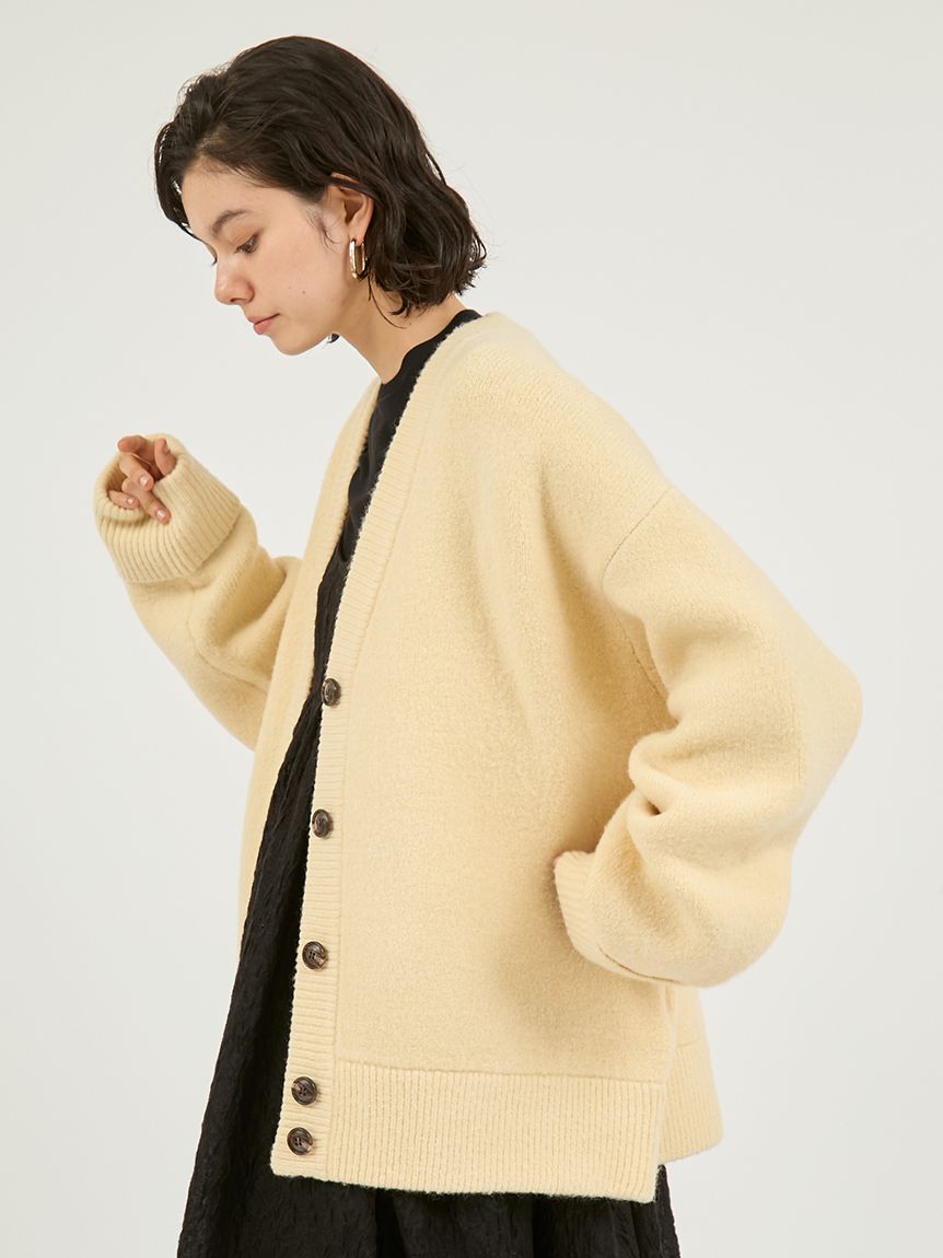 Vネックニットカーディガン(カーディガン)｜トップス｜emmi（エミ）の