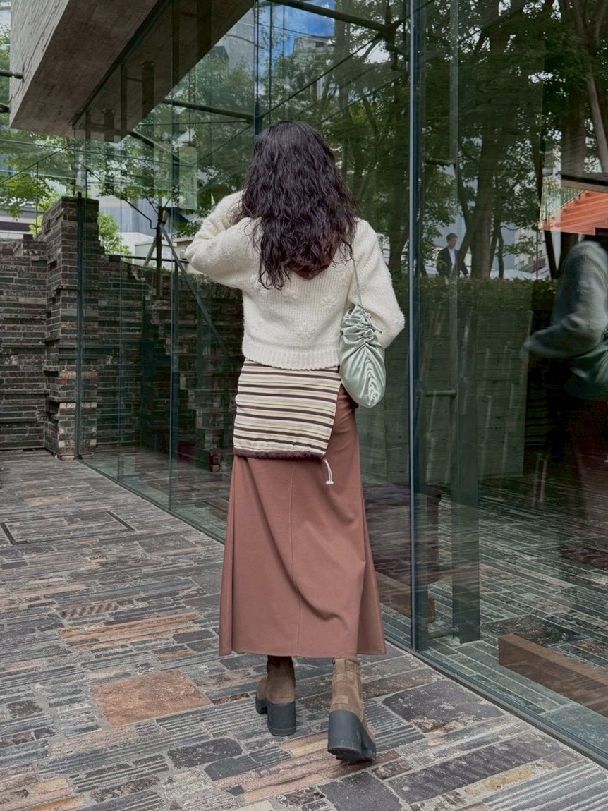 フラワーエンブロイダリーニットトップス(ニット)｜トップス｜emmi