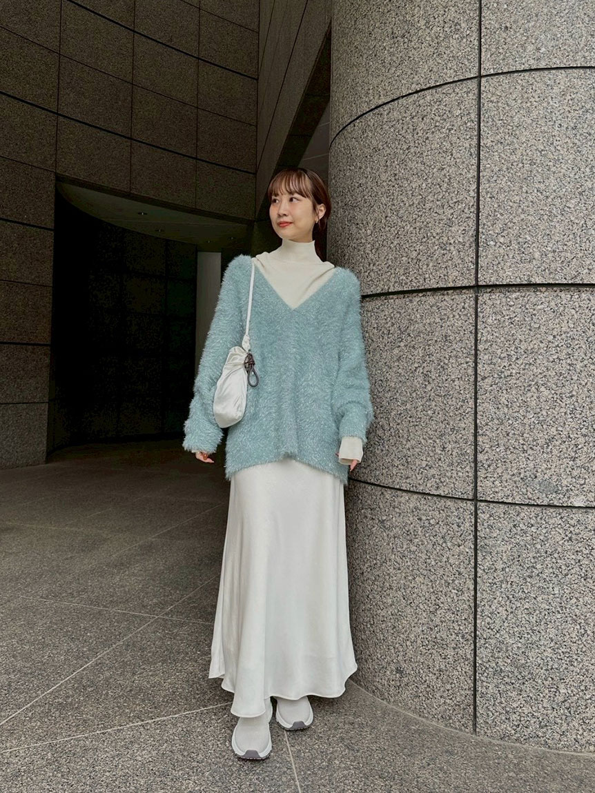 Mayumi☆ 新品未使用スウィングル ふわふわフェザースリーブラメニット Mayumi☆様専用 新品未使用スウィングル ふわふわフェザースリーブ