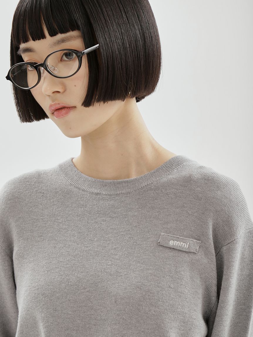 ONLINE限定カラーあり】emmiロゴクルーネックプルオーバー(ニット