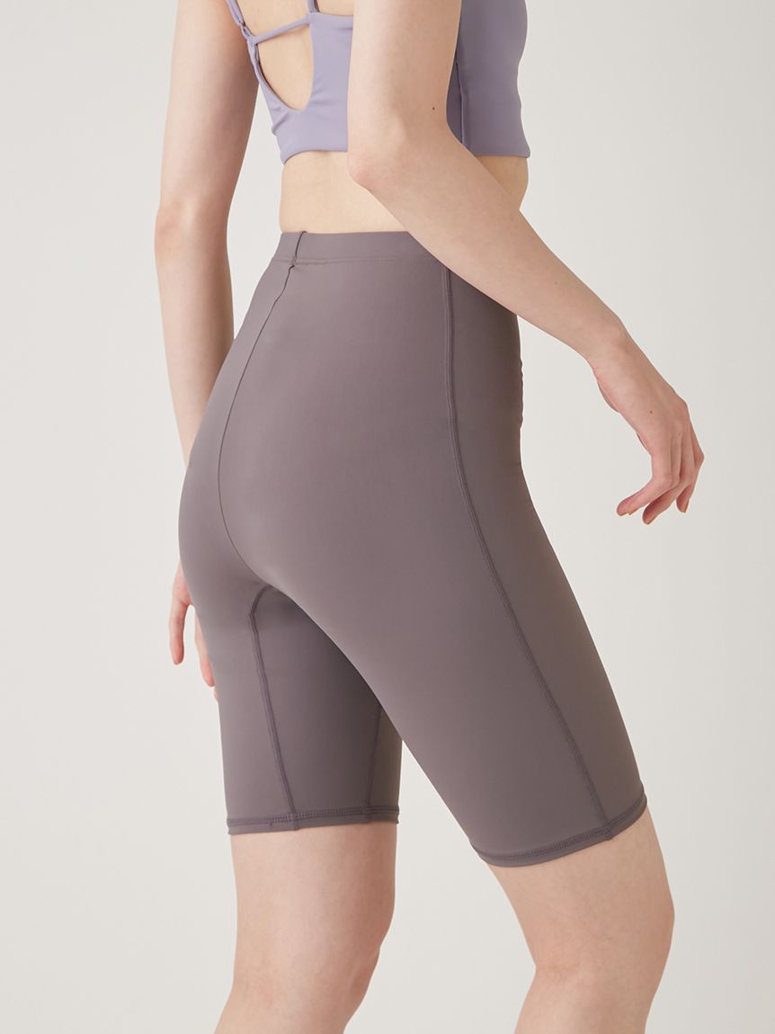 emmi yoga】サステナレッチハーフレギンス(WELLNESS&TRAINING