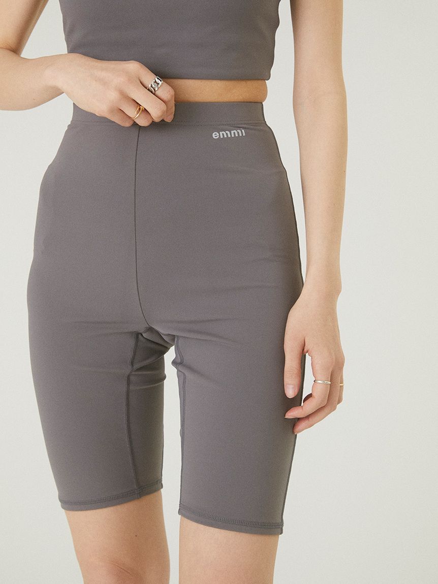 emmi yoga】サステナレッチプルオーバー(WELLNESS&TRAINING WEAR