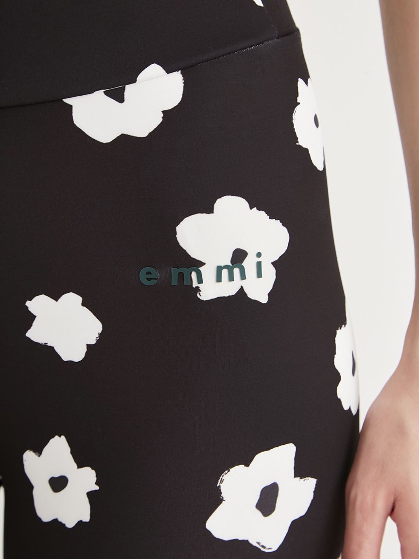 カモミール柄レギンス(WELLNESS&TRAINING WEAR)｜emmi（エミ）の