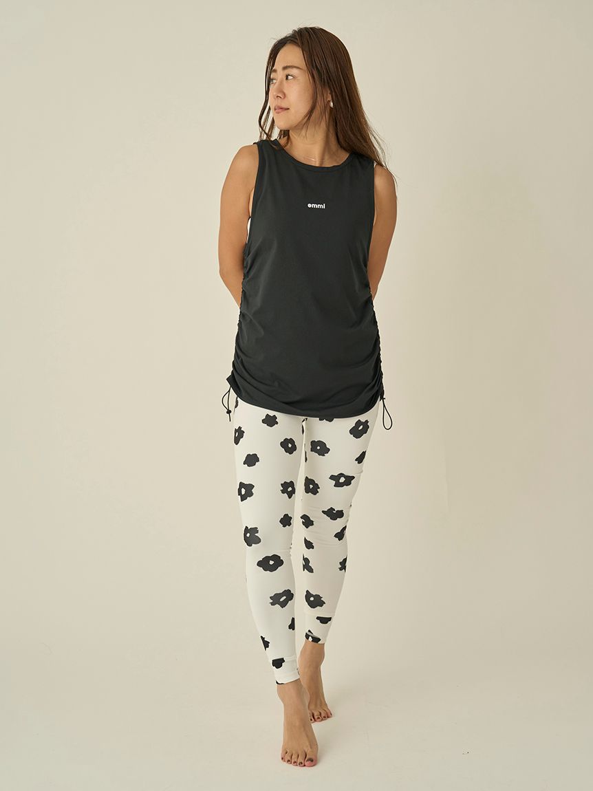 カモミール柄レギンス(WELLNESS&TRAINING WEAR)|emmi(エミ)の カモミール柄レギンス(WELLNESS&TRAINING WEAR)|emmi(エミ)の