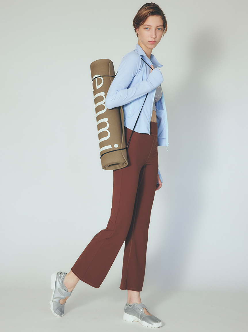 エミヨガ新品紙タグ付き⭐️サステナレッチUnity フレアパンツレギンスヨガウエア サステナレッチUnity フレアパンツ(ロングパンツ)｜パンツ｜emmi（エミ