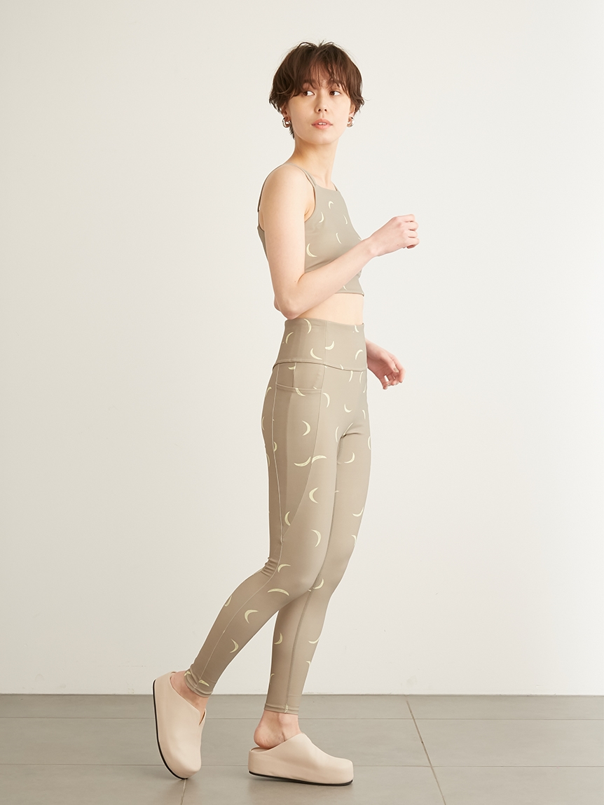 emmi yoga】MOON柄ブラトップ(YOGA WEAR)｜emmi（エミ）の通販サイト