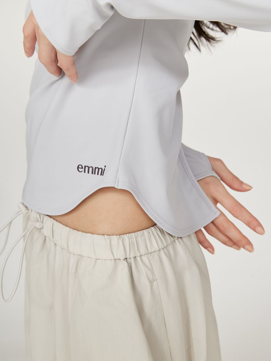 新品タグ付　emmi yoga サステナレッチ プルオーバー　バレエトップス　黒 サステナレッチブラトップ(ブラトップ)｜トップス｜emmi（エミ