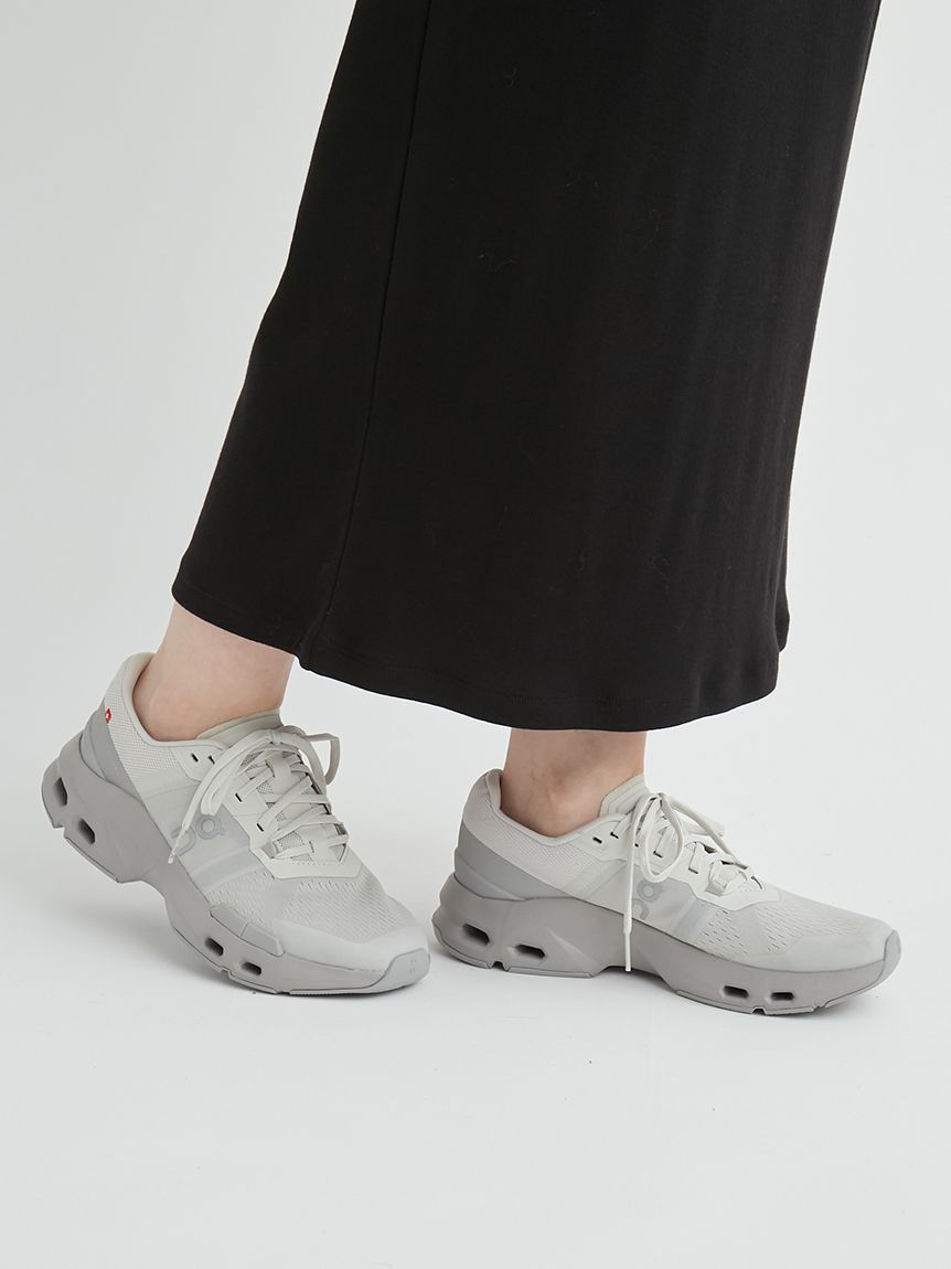 emmi×On】On x MotivNY Cloudpulse(スニーカー)｜シューズ｜emmi（エミ