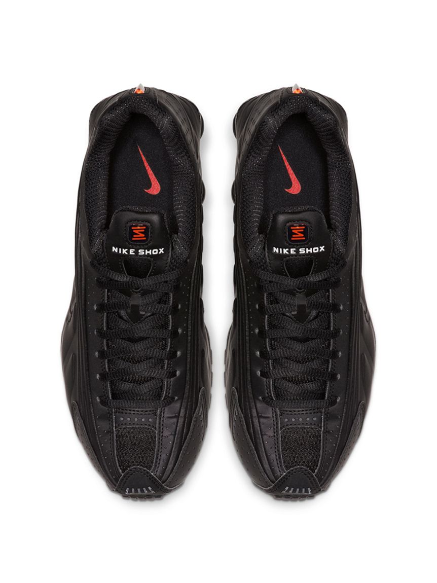 NIKE】SHOX R4(スニーカー)|シューズ|emmi(エミ)の通販 NIKE】SHOX R4(スニーカー)|シューズ|emmi(エミ)の通販