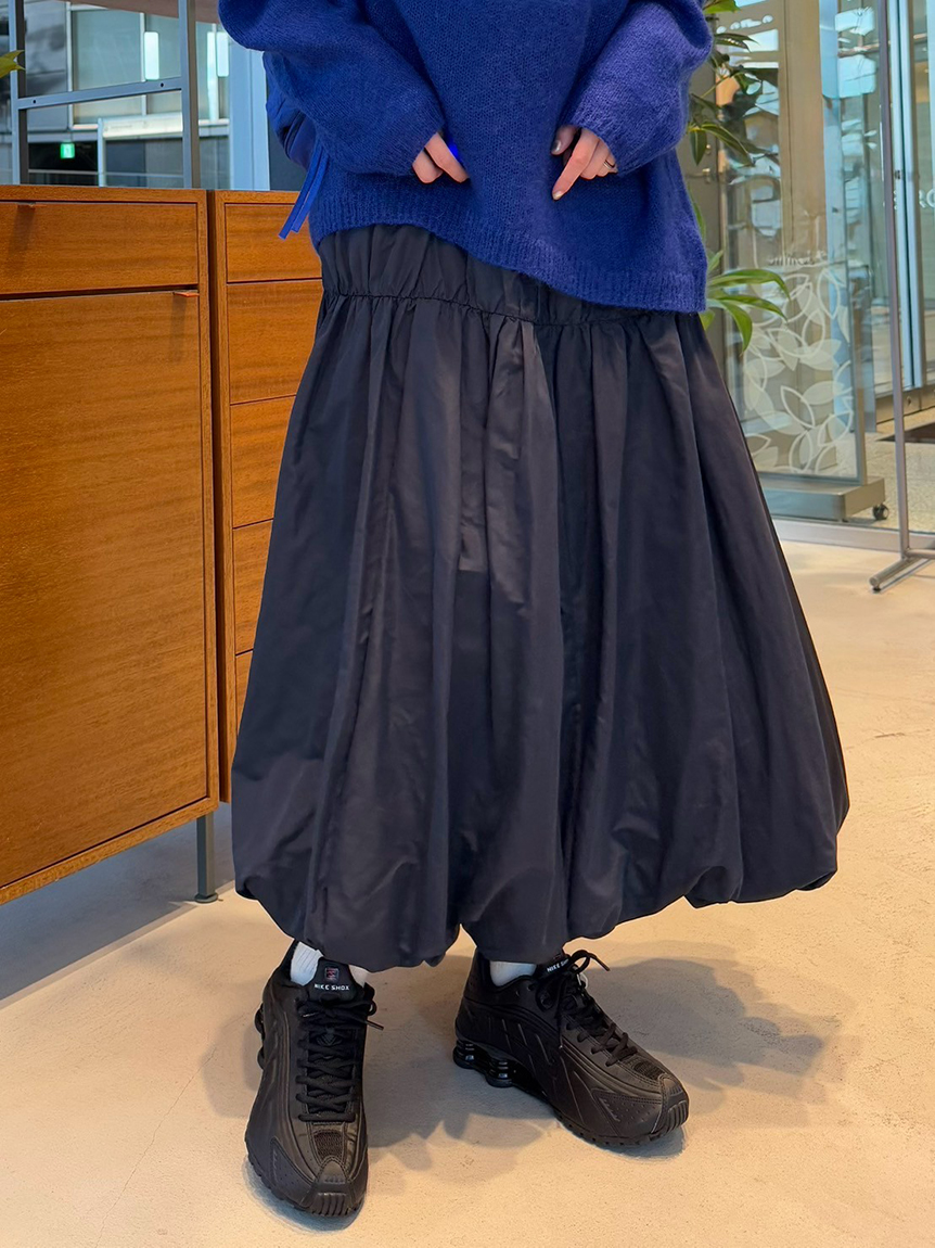 NIKE meets emmi】SHOX R4(スニーカー)|シューズ|emmi(エミ NIKE meets emmi】SHOX R4(スニーカー)|シューズ|emmi(エミ